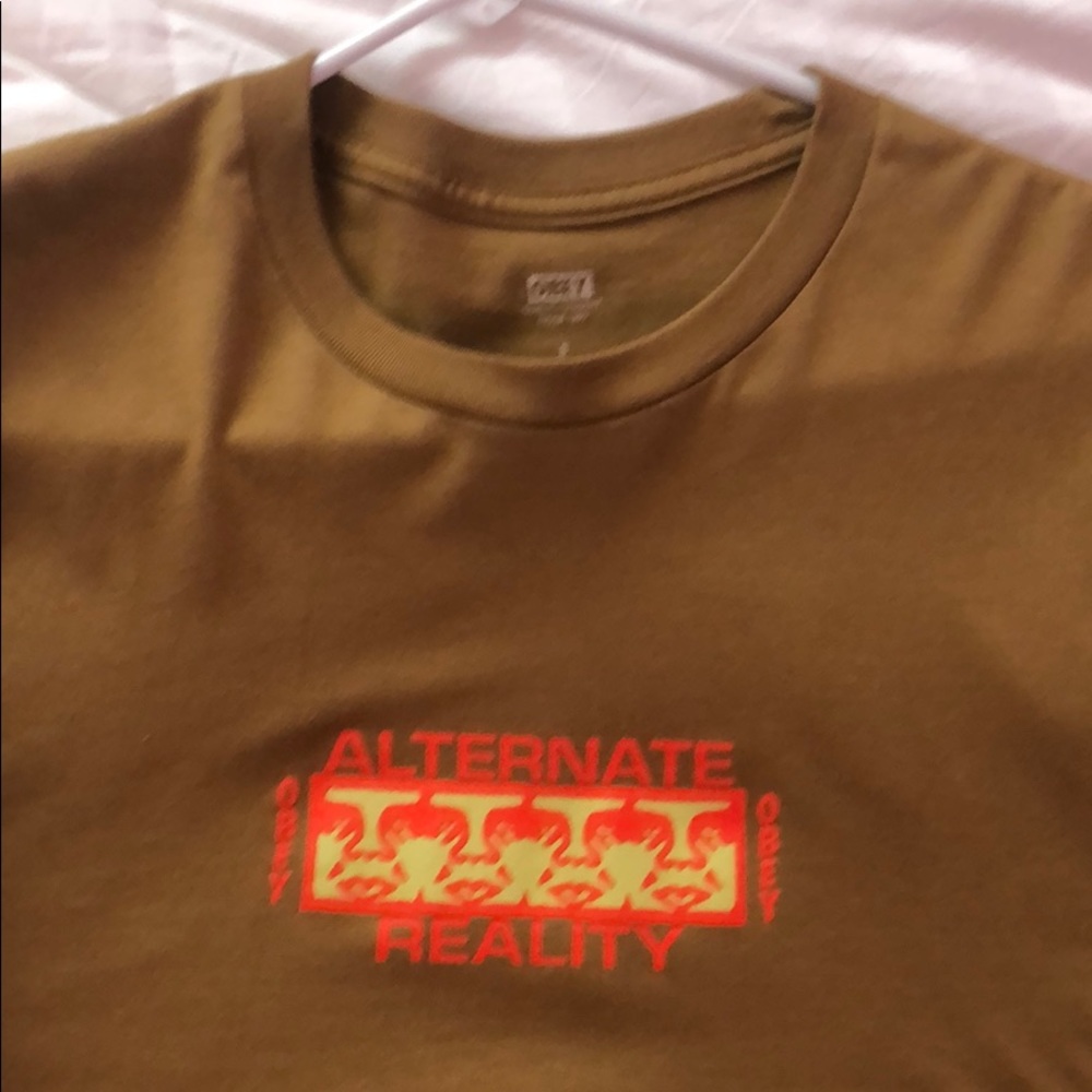obey alternate reality men’s small
